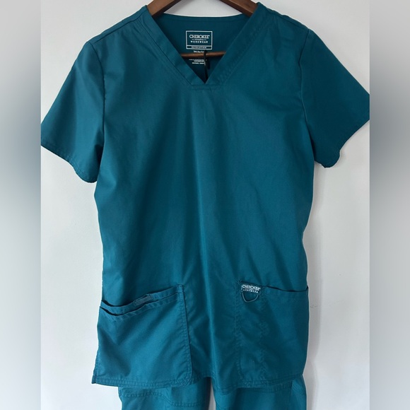 Cherokee Workwear Women's Scrub Set, Caribbean Blue, GUC, Size Small - Picture 2 of 8